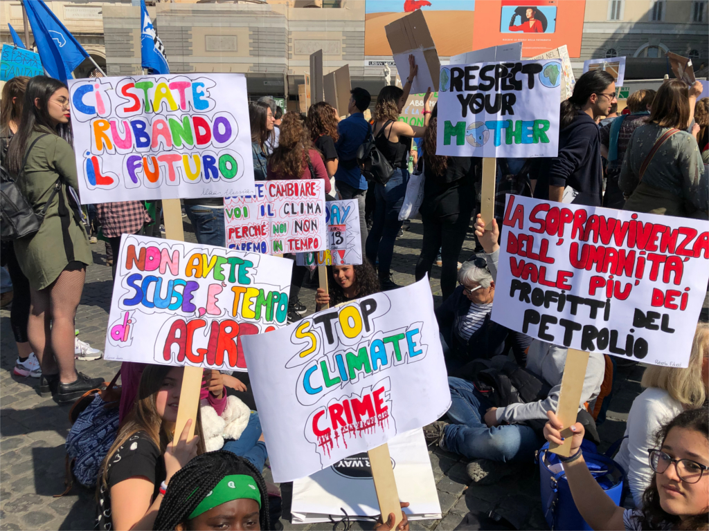 Rome, 25,000 people take part in the Fridays for Future strike with Greta Thunberg ...1024 x 768